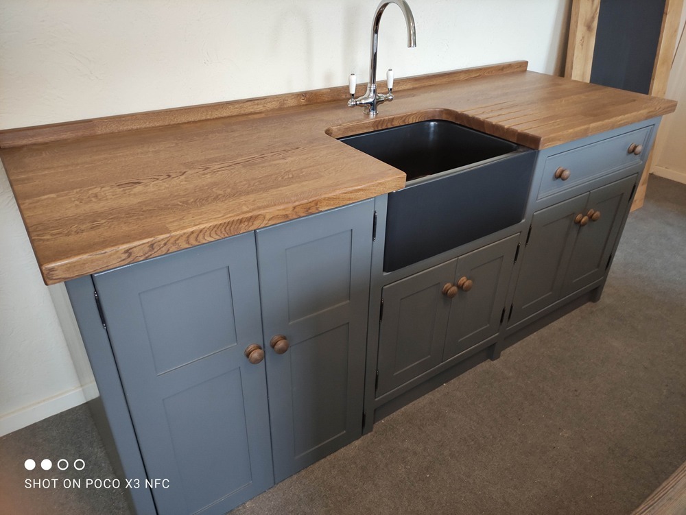 BS96 Sink Appliance Unit With Black Belfast Sink And Stained Oak Worktop
