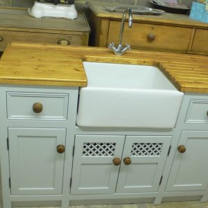BS6 ‘Skylight Blue’ painted sink unit
