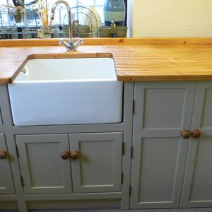 bs20 Belfast Sink Unit with Cupboard Space For A Freestanding Dishwasher