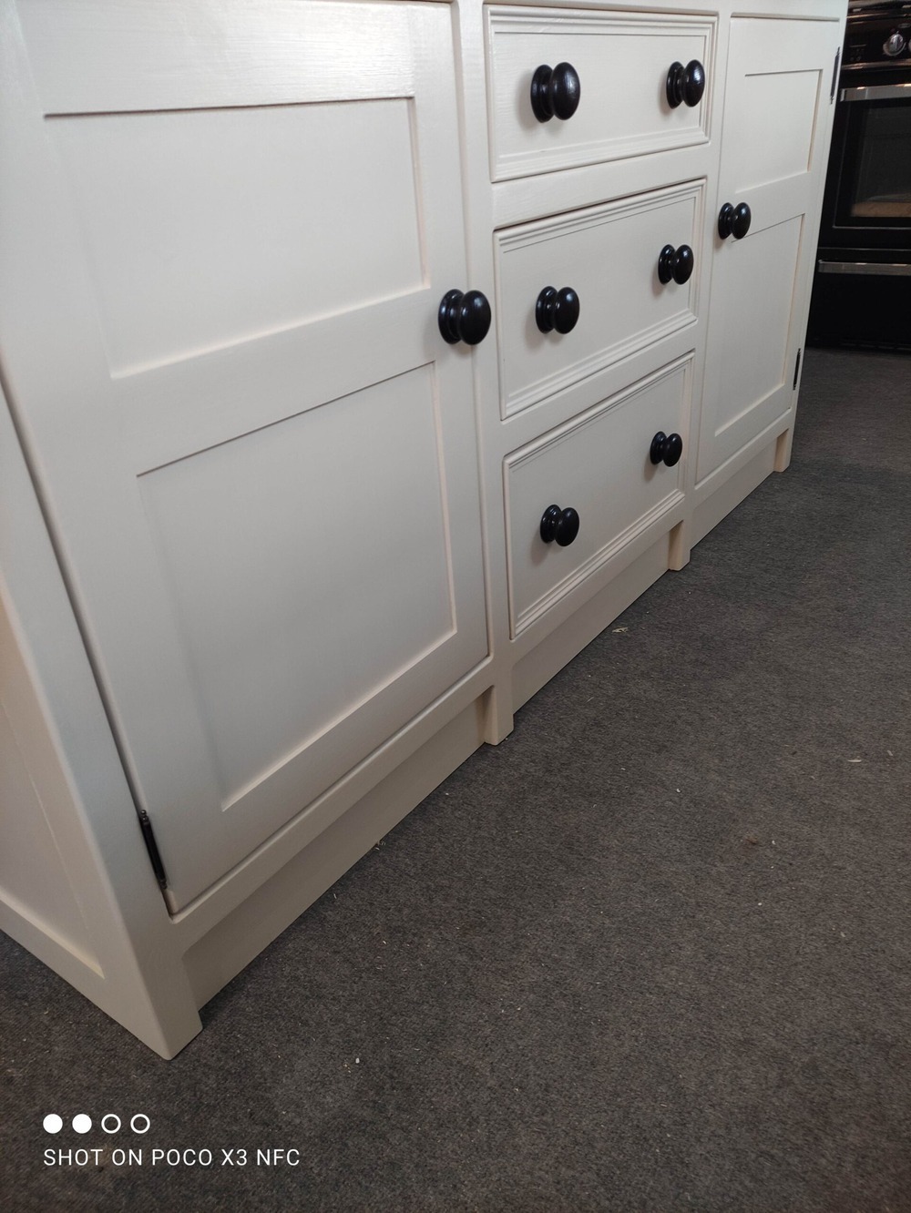 T18 Freestanding Kitchen Island With Seating And Oak Worktop