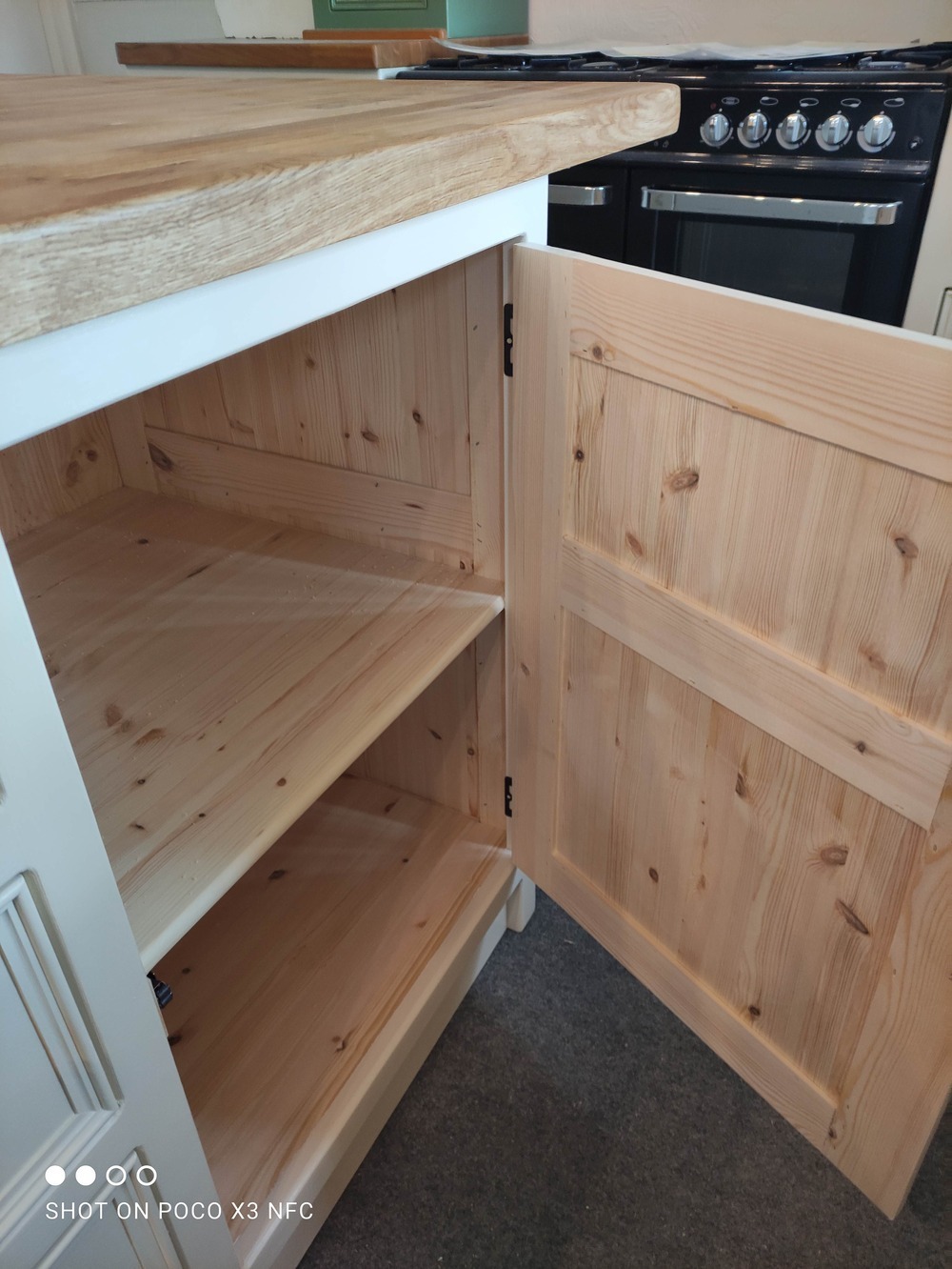T18 Freestanding Kitchen Island With Seating And Oak Worktop