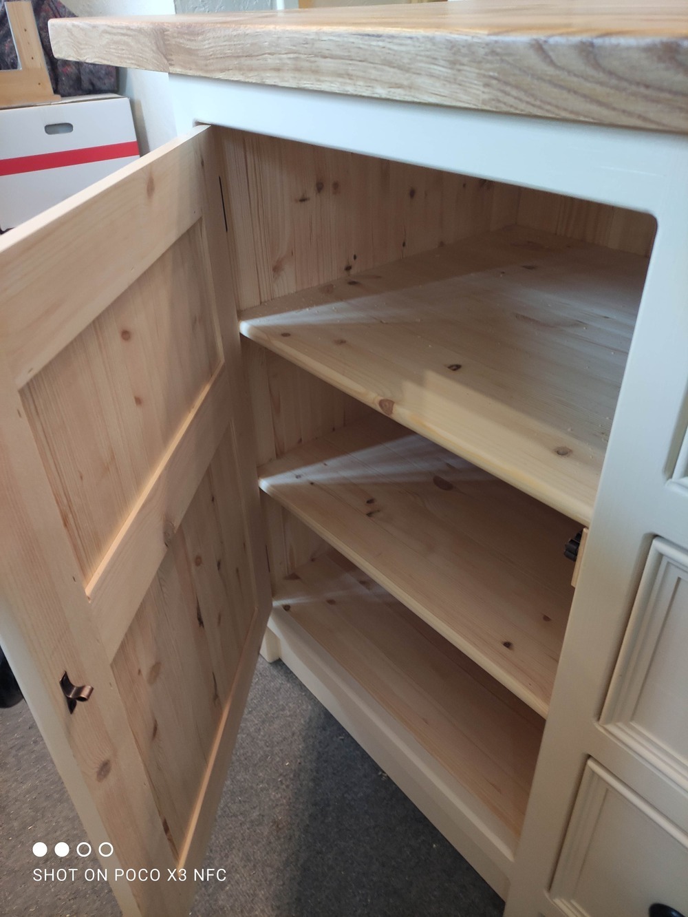 T18 Freestanding Kitchen Island With Seating And Oak Worktop