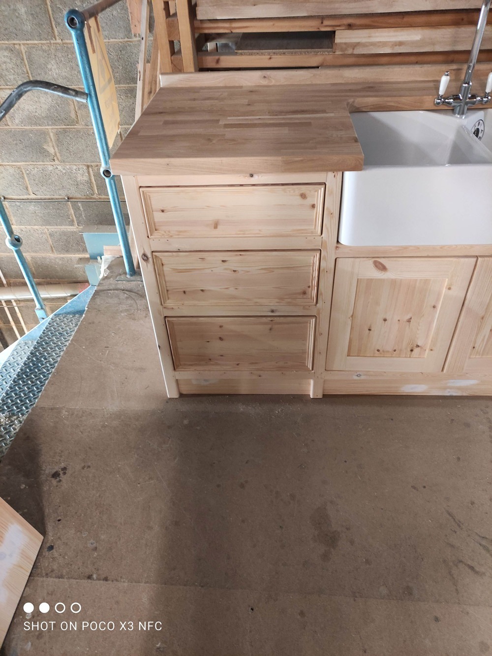 BS107 DOUBLE BUTLER SINK/APPLIANCE UNIT