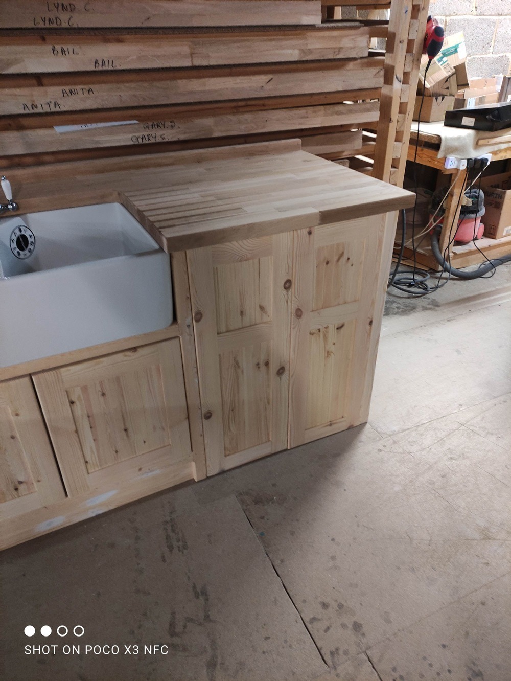 BS107 DOUBLE BUTLER SINK/APPLIANCE UNIT