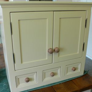 tu14 top cupboard with tiny drawers