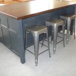 T17 Kitchen Island With Seating.