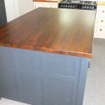 T17 Kitchen Island With Seating.