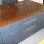 T17 Kitchen Island With Seating.