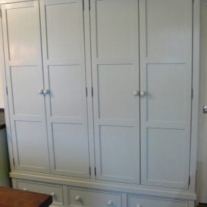 L21 pantry/broom/coat cupboard