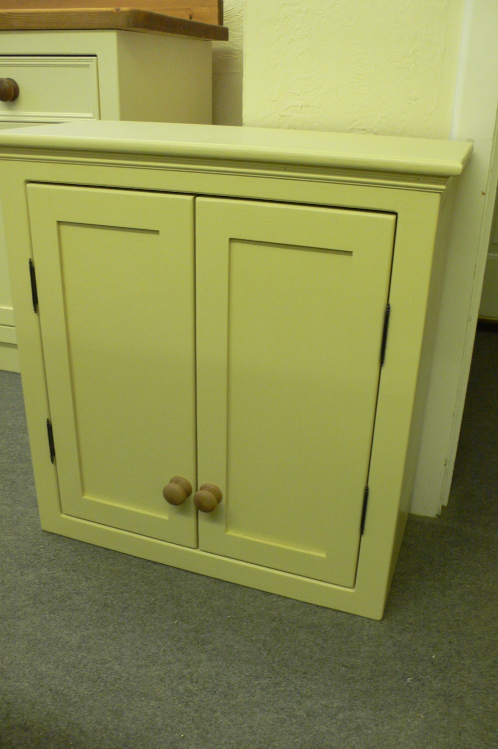 tu9 shaker style top cupboard