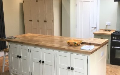 Sheffield kitchen (painted in ‘Ringwold & Lichen) with oak worktops