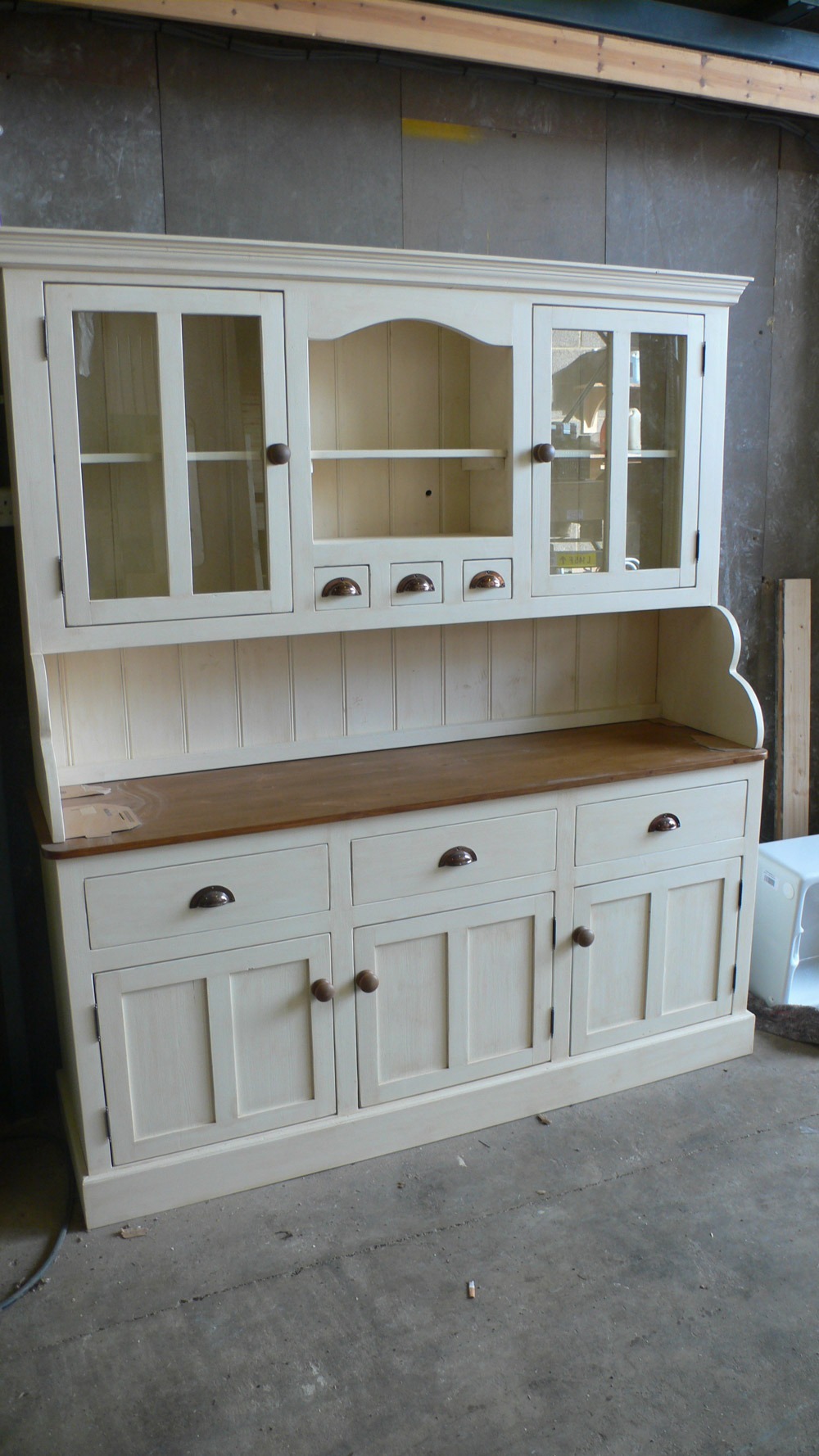 DR10 Farmhouse Dresser with Glazed Top Cupboards