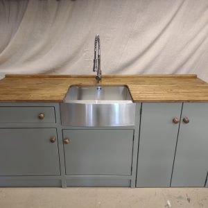 Flat Faced Stainless Steel Belfast Sink Kitchen Sink Appliance Housing Unit-For that more modern streamlined look.