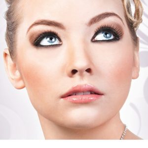 570_edit__84790_zoom Black Deluxe Eyelashes - BE570