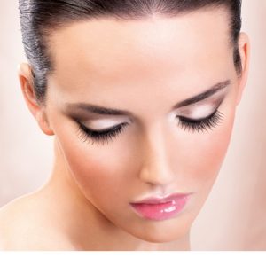 659_edit__12699_zoom Black Deluxe Eyelashes - BE659